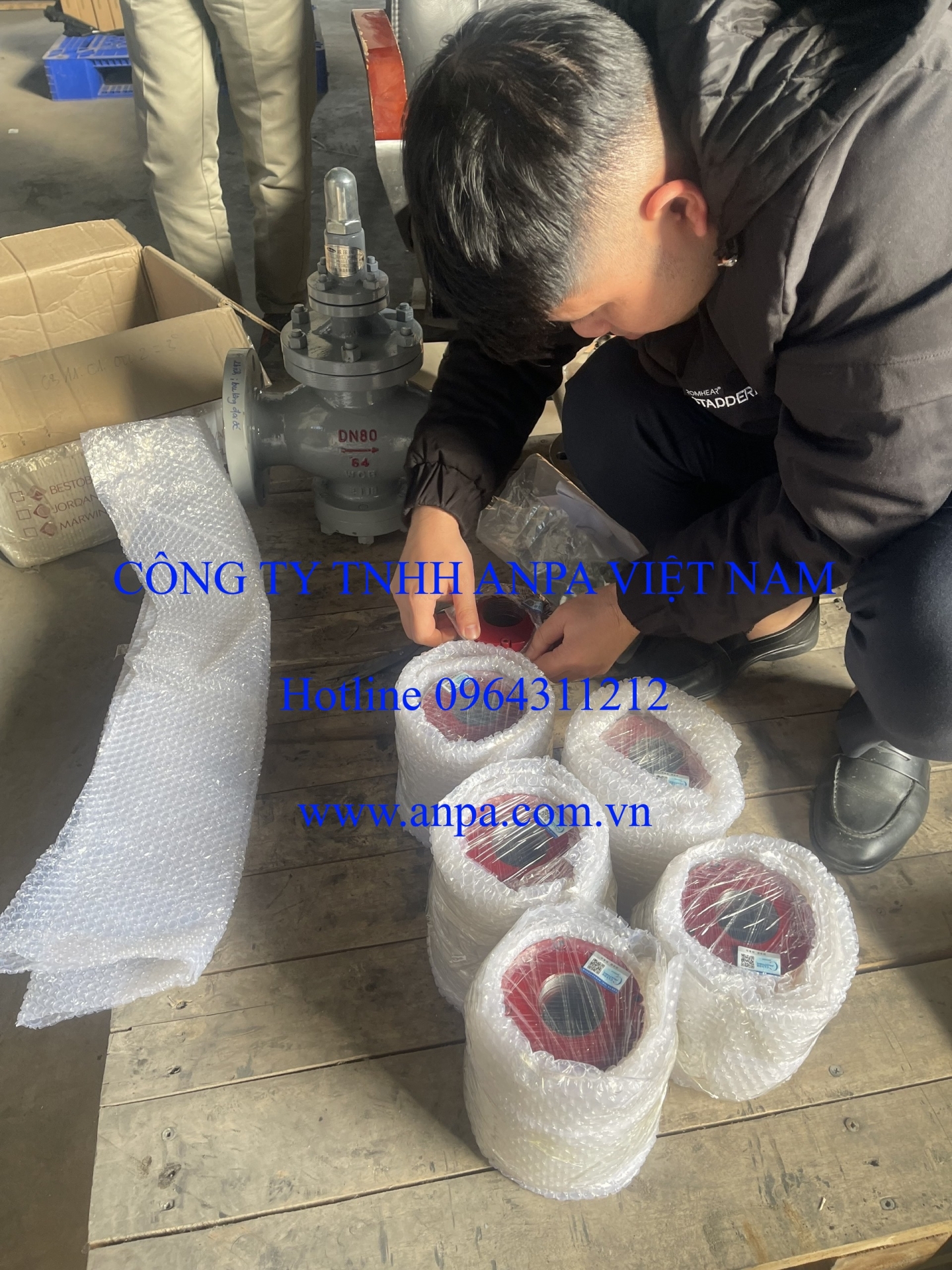 Giao hàng Thăng Long Vật tư thổi bụi